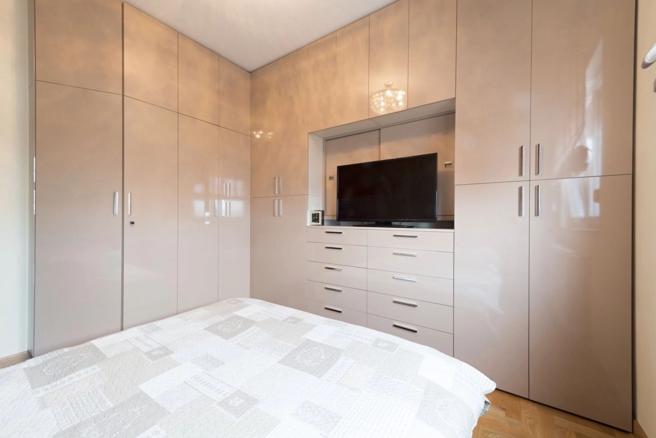 Wall-Mounted Wardrobes Interior